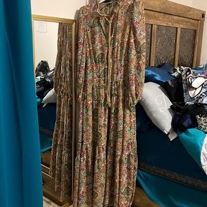 Neutral colored maxi dress!